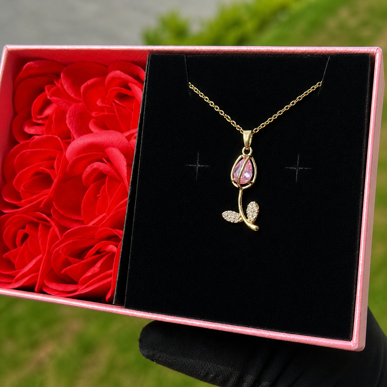 Collar Tulipan Rosa Baño oro 18k + Caja de Rosas 🌷🎁