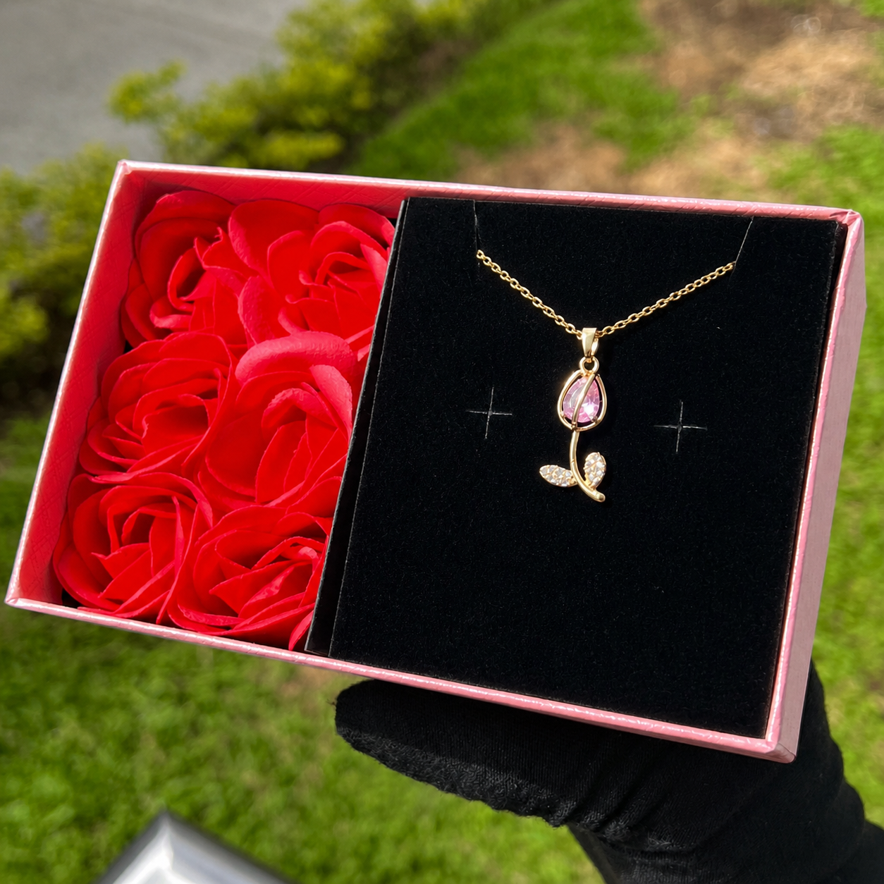 Collar Tulipan Rosa Baño oro 18k + Caja de Rosas 🌷🎁