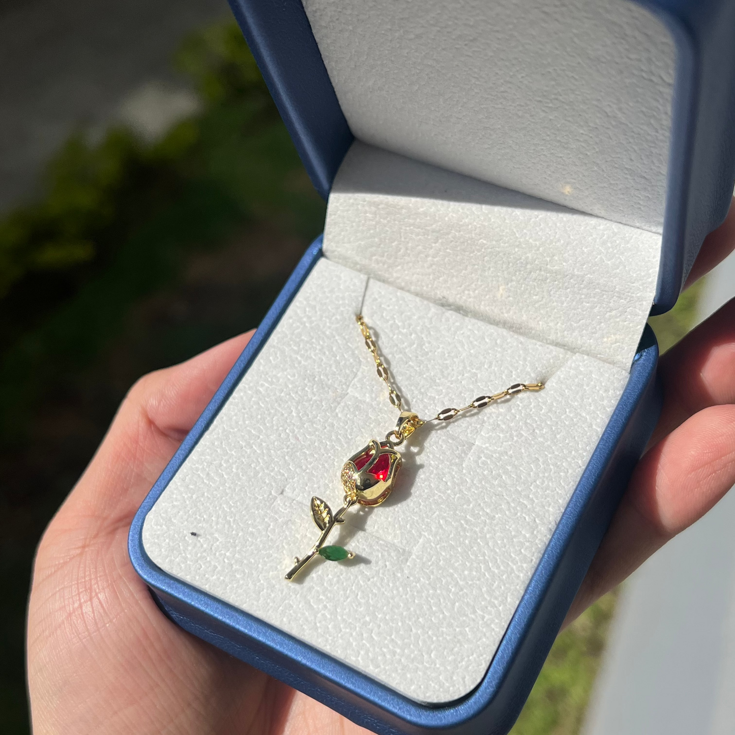 Collar tulipan rojo + Caja cuero azul gratis 🎁🌷