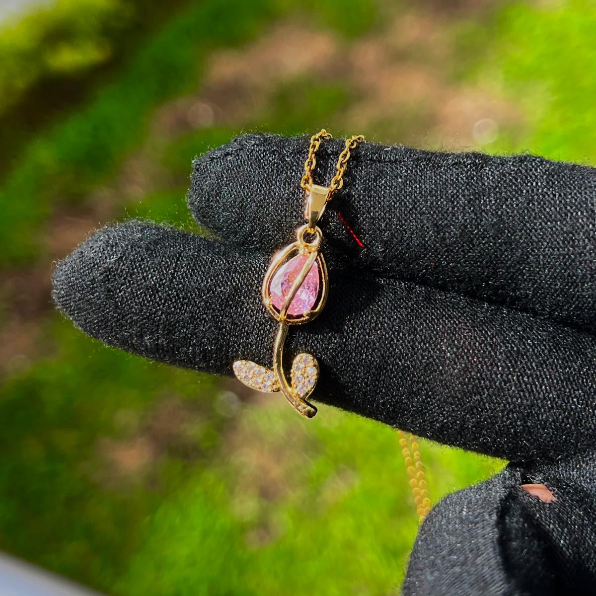 Collar Tulipan Rosa Baño oro 18k + Caja de Rosas 🌷🎁