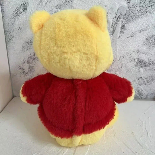 El suéter rojo peludo del Pooh por detrás
