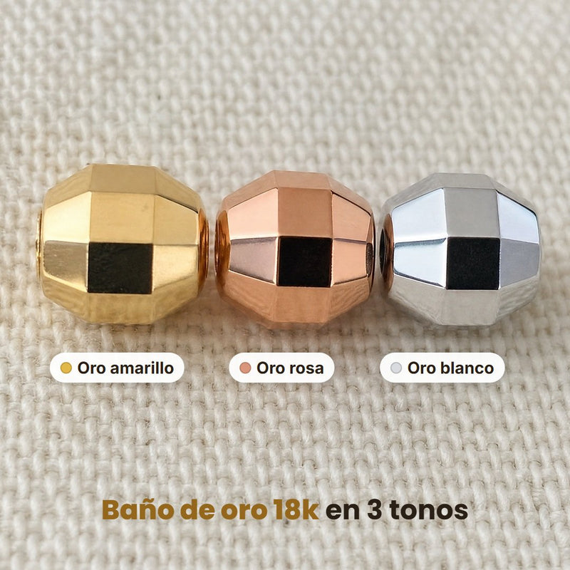 Las cuentas de cerca: oro amarillo, oro rosa y oro blanco, baño de oro 18k en 3 tonos